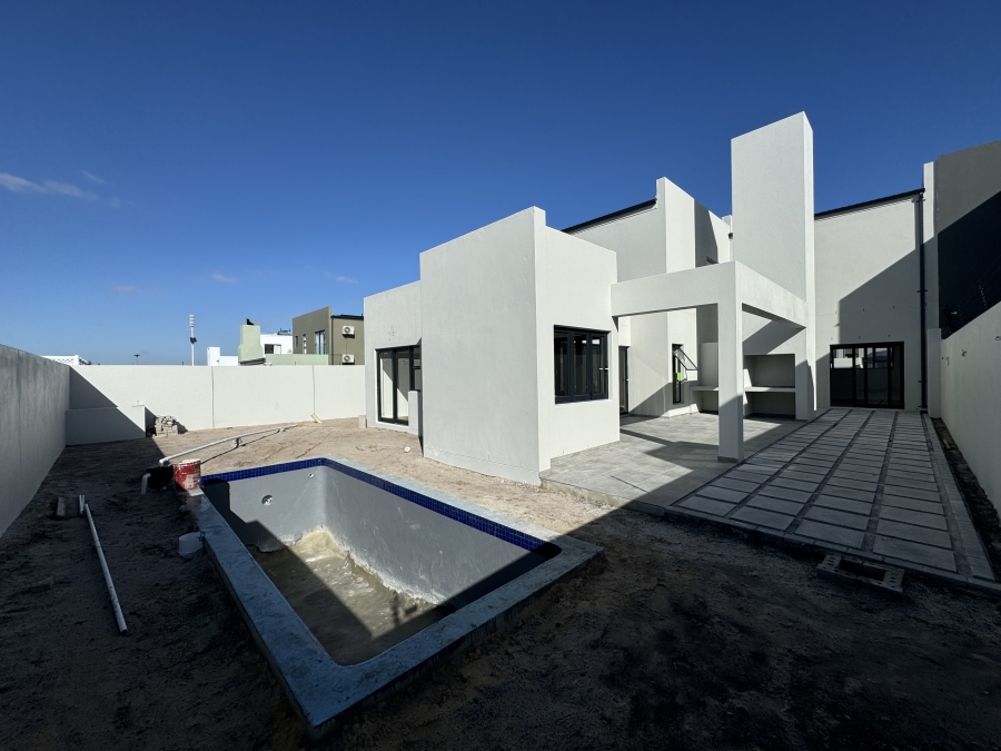 4 Bedroom Property for Sale in Sandown Western Cape